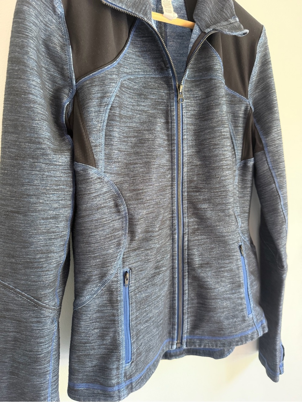 lululemon Forme Jacket Reversible Slub Denim Limitless-Blue/Black Size 12 (L/XL) - Picture 7 of 7